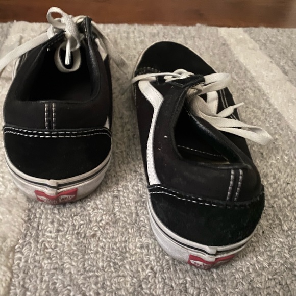 Vans Old Skool - Classic Black and White - Picture 2 of 5